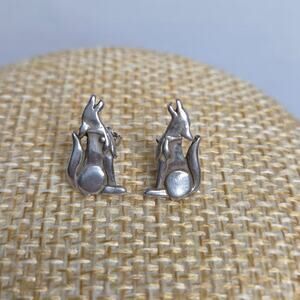 Vintage Sterling Silver Signed STC Southwestern Howling Coyote Wolf Stud Earring